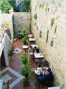 Rhodoský hotel Cava d'Oro s posezením