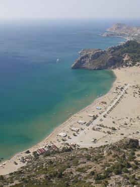 Pohled na pláž Tsambika na ostrově Rhodos