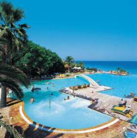 Bazén u hotelu Miramare Wonderland, Rhodos