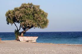 Oblázková pláž Ialyssos, ostrov Rhodosu
