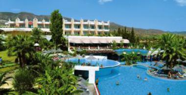 Bazén u hotelu Atrium Palace, Rhodos